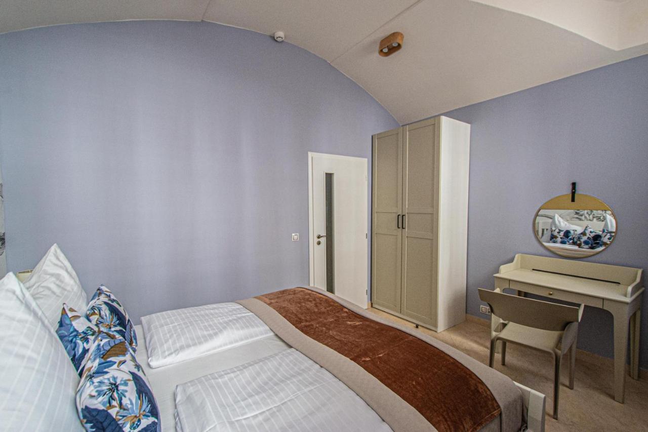 Lejlighed Modern And Spacious In Center