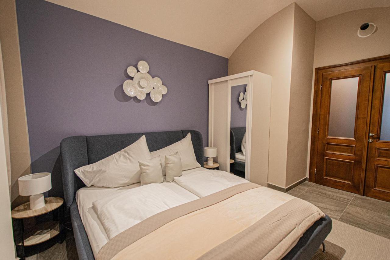Modern And Spacious In Center Praha