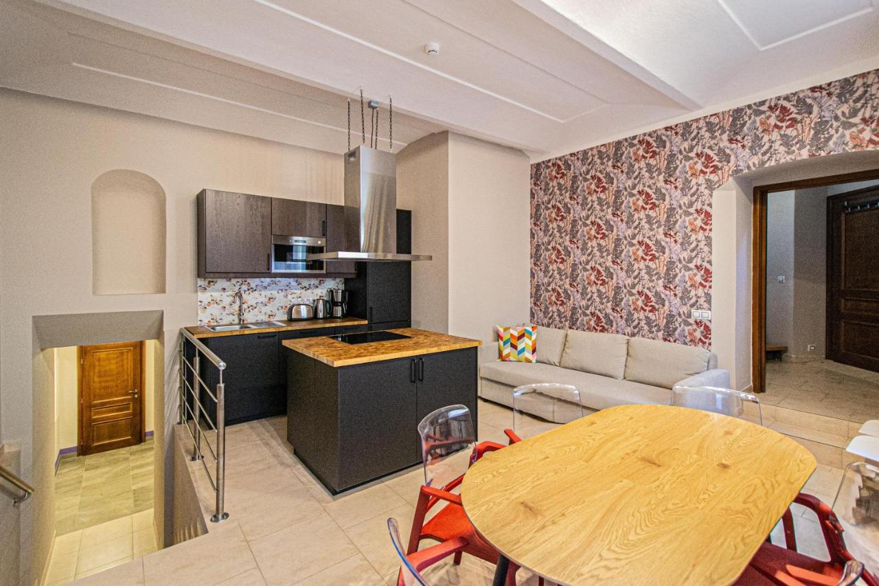 Modern And Spacious In Center * Praha