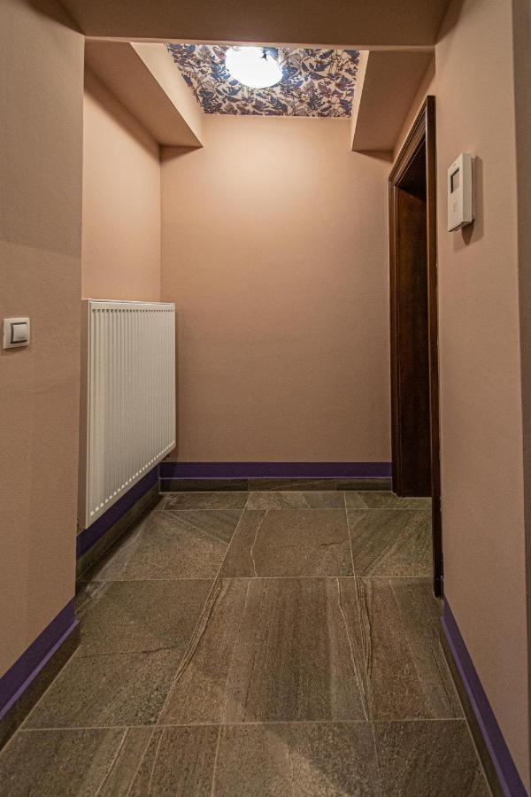 Modern And Spacious In Center Lejlighed